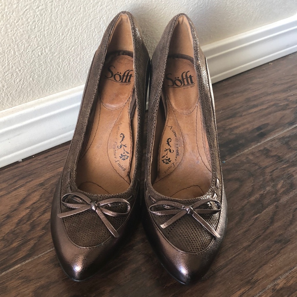 SOFFT Women’s leather high heels